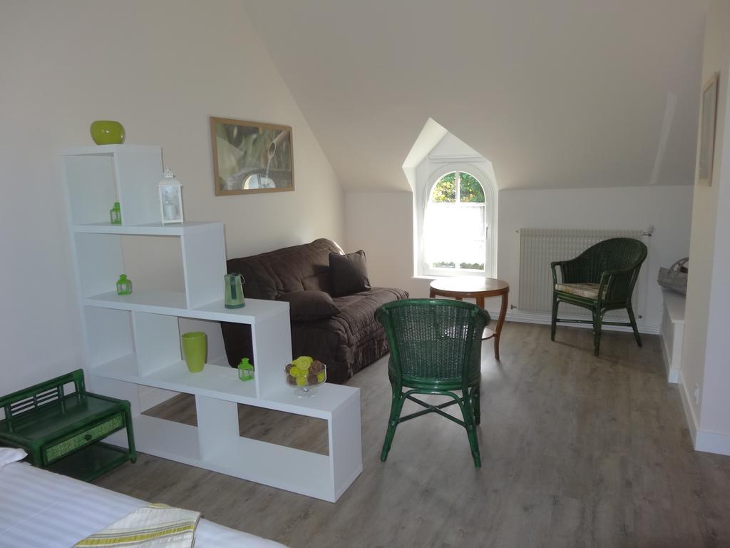 Jardin De Canaan Saint-Julien-de-Chedon Room photo