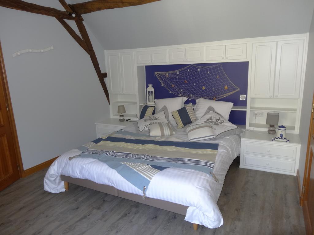 Jardin De Canaan Saint-Julien-de-Chedon Room photo