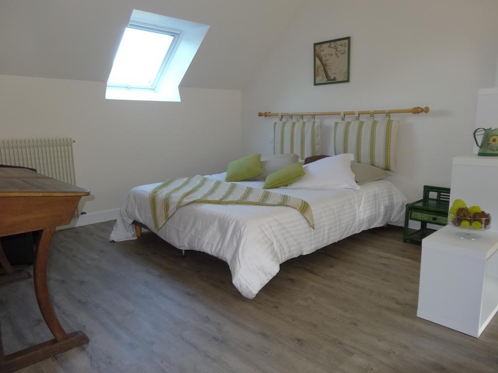 Jardin De Canaan Saint-Julien-de-Chedon Room photo